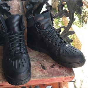 Nike Air Force 1 Premium Duck Boot- never worn!